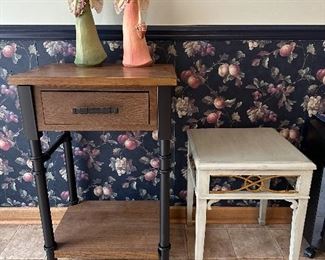 2 ACCENT TABLES