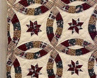 Double Wedding Ring pattern quilt