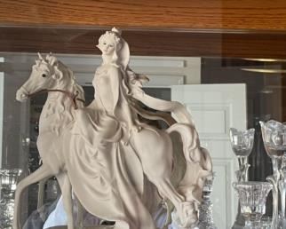 Giuseppe Armani statue - signed 