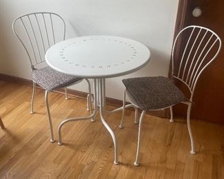 Ice Cream Table & 2 Chairs