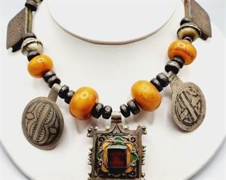 ETHNIC NECKLACE