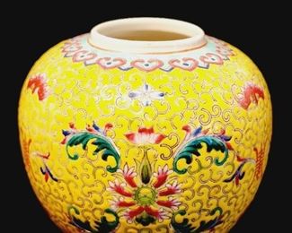 CHINESE VASE