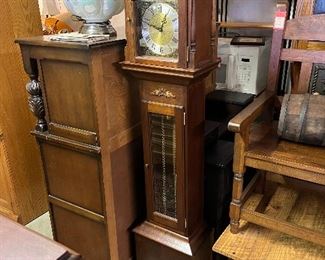 Vintage Grandfather Clock (unsure if working)