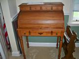 Ladies roll top desk