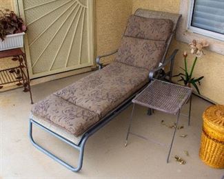 Outdoor lounge chair with wicker table