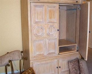 Armoire