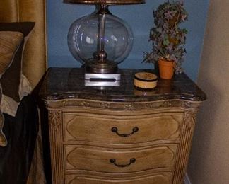 Night stand, lamp