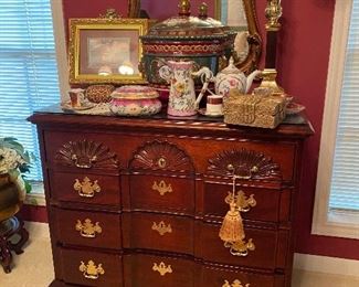 Lovely Chippendale Chest, super fine