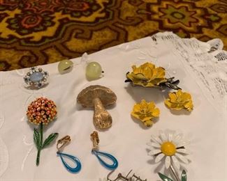 Just some of the collections of jewelry. Had to put the vintage 70's to the side. Fun