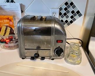 . . . a retro chrome toaster!  Cool 