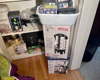 Small kitchen appliances.