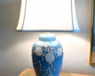 Decorative Table Lamp With Raised Slip Decoration