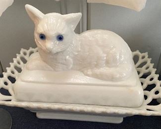 Westmoreland Glass Cat on Nest