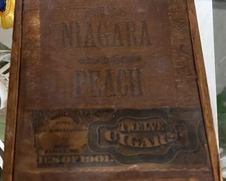 Small Old Niagra Peach Cigar Box