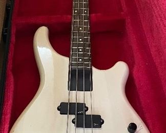 Washburn B-2 Bass Guitar with Case