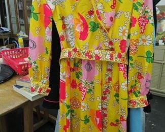 There are so many lovely vintage dresses, handbags, hats, etc.  Keep looking, more pictures added soon.