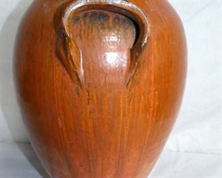 VIEW 4 SIDE VIEW HANDLE CROME RED VASE