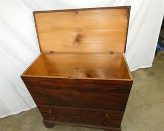 VIEW 4 INSIDE MULE CHEST