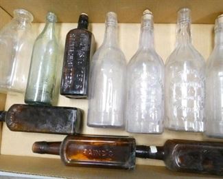 COLLECTION EARLY BOTTLES