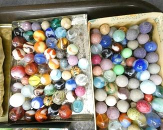 COLLECTION EARLY MARBLES