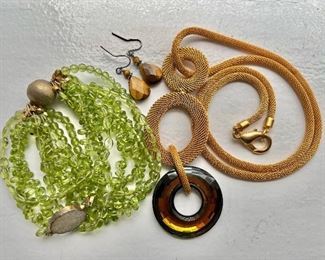 Peridot bracelet , tiger's eye earrings, mesh necklace 