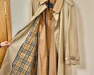 Burberry Raincoat with lining 