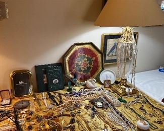 Costume vintage jewelry 