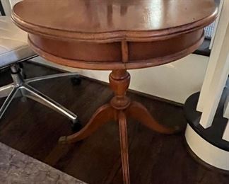 Gorgeous foyer table.  