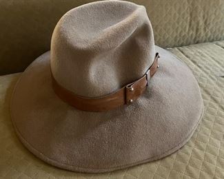 Eugenia Kim hat.
