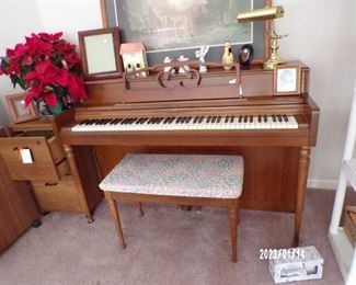 piano & bench