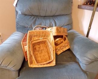 recliner & baskets