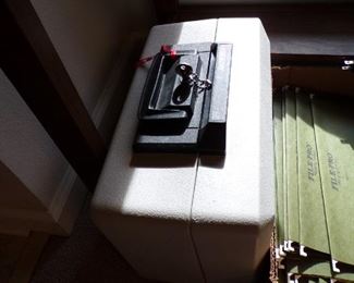 small safe w/ket