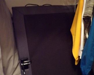 this is a twin adjustable bed frame (no mattress)