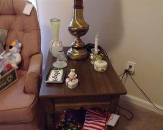 lamp table & decor