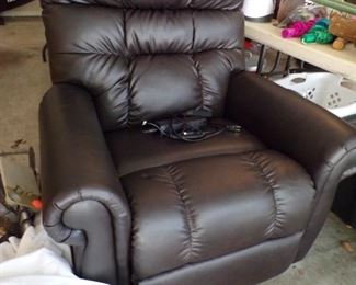 almost new lift chair
