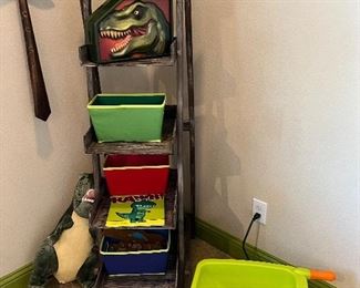 Lots of fun and decorative items in the dinosaur bedroom!