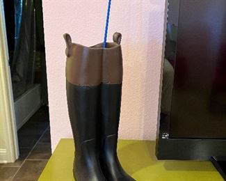 Equestrian boot vase new for the English rider! 