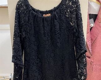 There are lots of nice dresses at the sale