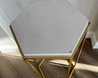 Top of pedestal / table