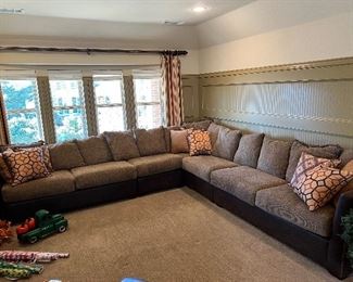 Beautiful new sofa from Klausner furniture. The pillows reverse so you can have two different looks.!!!