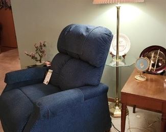 Lift chair - almost new