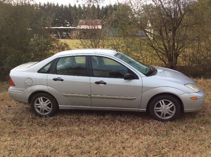 2001 Ford Focus 4s GOOD RUNNING CONDITION 179,000 MILES