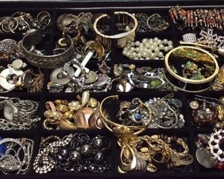 VTG. COSTUME JEWELRY