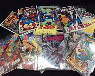 ASSORTED COMIC COLLECTION, DC COMICS, MARVEL, SUPERMAN, SPIDERMAN, STAR TREK, STAR WARS, 