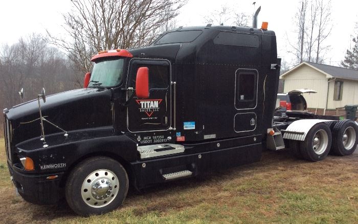 2003 KENWORTH T600, GOOD RUNNING CONDITION, SLEEPER CAB, 14.6L ENGINE, WITH TITLE,