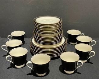 00Noritake China Set