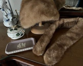 Mink hat
Mink collar