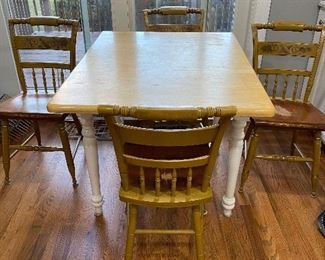4 HITCHCOCK CHAIRS SMALL DROP LEAF FARM TABLE