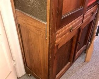 Items Located In The Dining Room