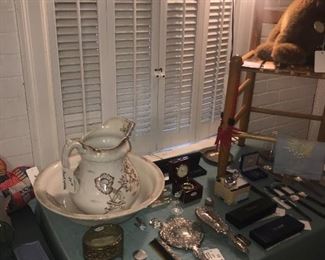 Items Located In The 2nd Bedroom